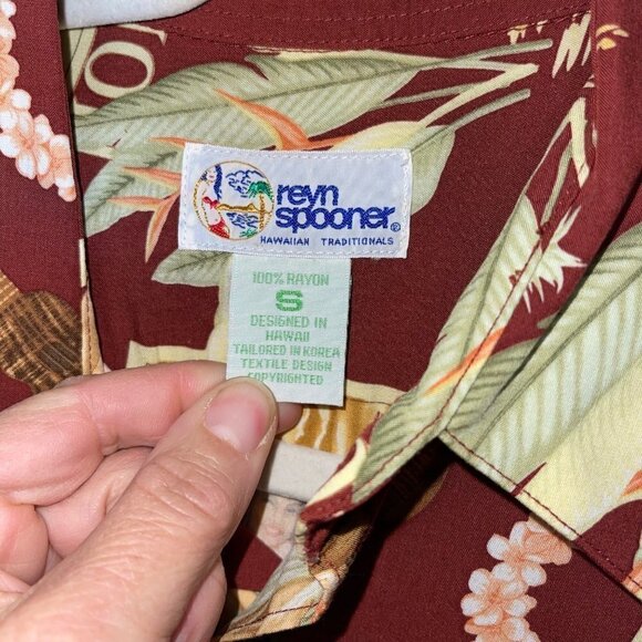 Reyn Spooner Mens Shirt Red Size Small Vintage Honolulu Hula Pineapple Print - Picture 4 of 9